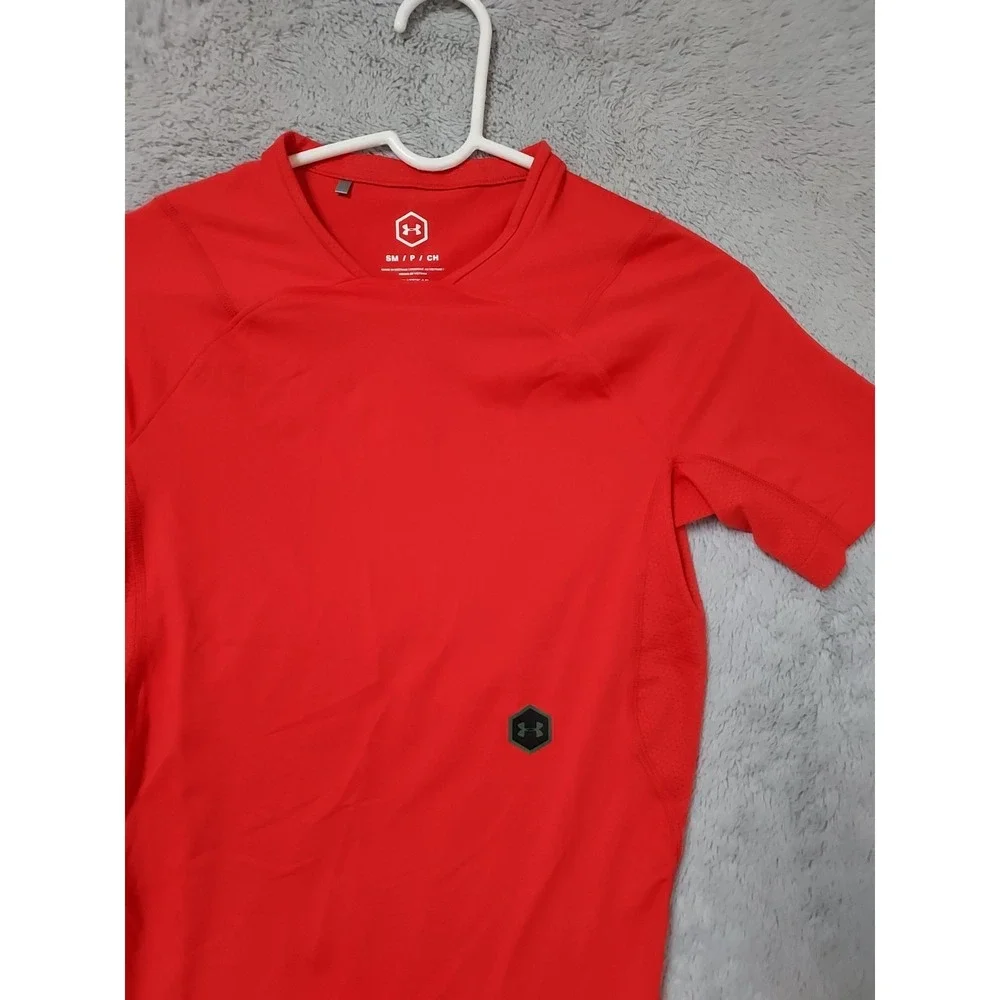 Under Armour Compression Shirt Mens Small Rush Celliant Red Performance Gym EUC